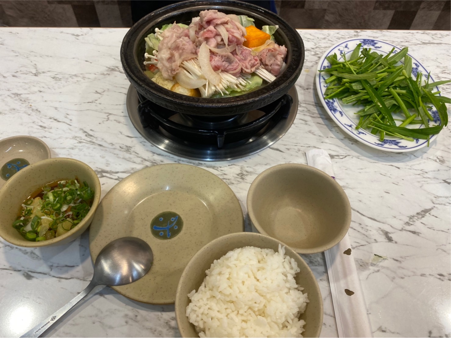 “Kaohsiung, Qianjin District – Everyone’s Favorite Mini Hot Pot: Personal Stone Hot Pot”
