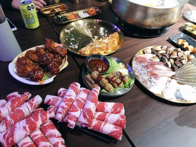 Yilan | The Internet-famous Korean Village in Luodong, “Korean Chicken Village”, where you can wear Hanbok and enjoy heartwarming hot pot!