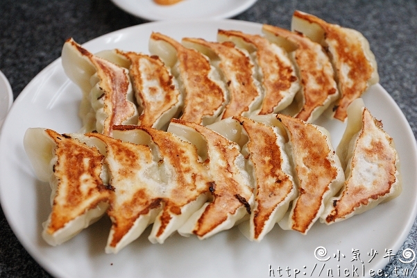 Kobe Sannomiya’s Famous Queuing Restaurant – Akaman – Dumpling Specialty Shop – Ranked Second in Kobe’s Dumpling World in Japanese Travel Magazine.